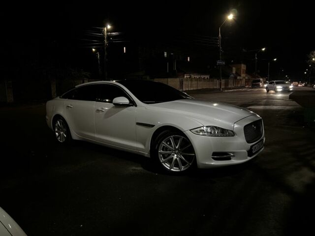 Белый Ягуар XJL, объемом двигателя 3 л и пробегом 100 тыс. км за 17147 $, фото 15 на Automoto.ua