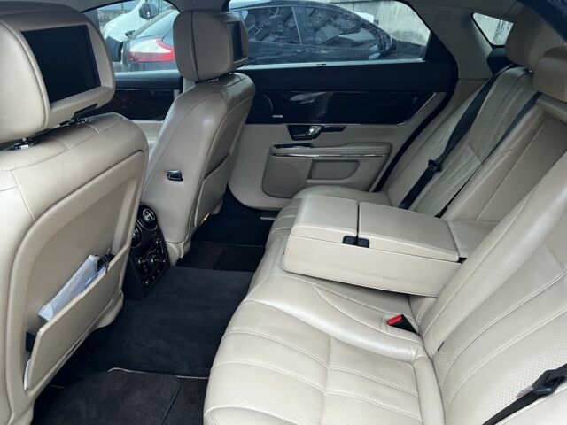 Белый Ягуар XJL, объемом двигателя 3 л и пробегом 100 тыс. км за 17147 $, фото 5 на Automoto.ua