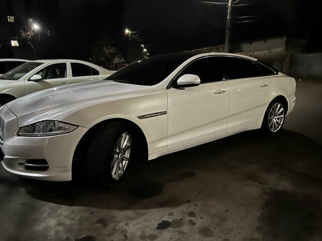 Белый Ягуар XJL, объемом двигателя 3 л и пробегом 100 тыс. км за 17147 $, фото 14 на Automoto.ua