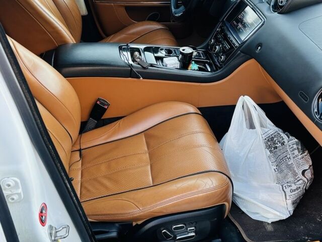 Белый Ягуар XJL, объемом двигателя 3 л и пробегом 133 тыс. км за 21000 $, фото 2 на Automoto.ua