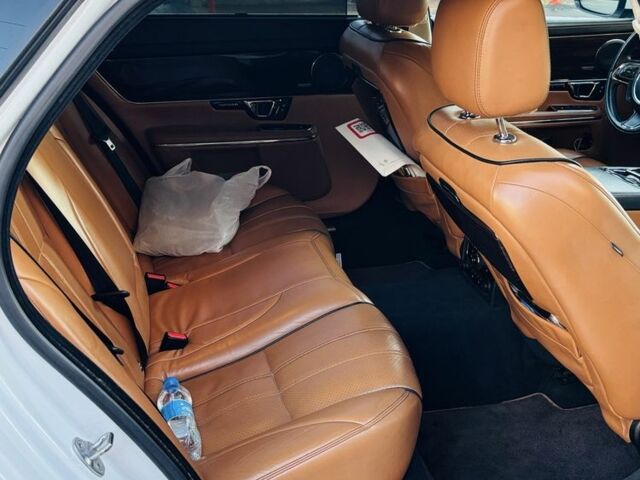 Белый Ягуар XJL, объемом двигателя 3 л и пробегом 133 тыс. км за 21000 $, фото 6 на Automoto.ua