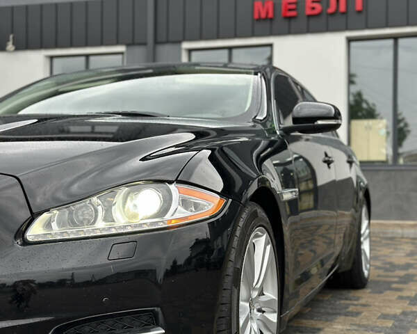 Черный Ягуар XJL, объемом двигателя 3 л и пробегом 170 тыс. км за 24500 $, фото 83 на Automoto.ua