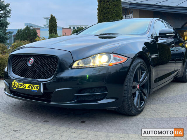 Черный Ягуар XJL, объемом двигателя 3 л и пробегом 300 тыс. км за 32200 $, фото 2 на Automoto.ua