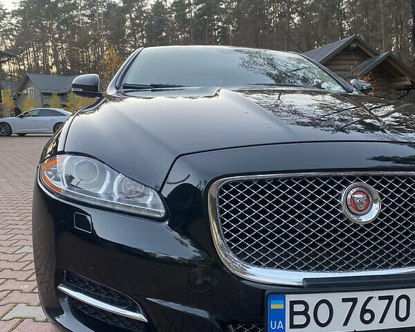 Черный Ягуар XJL, объемом двигателя 3 л и пробегом 137 тыс. км за 23000 $, фото 12 на Automoto.ua