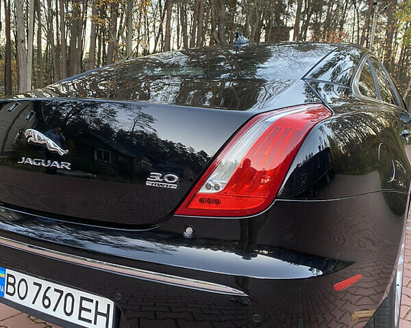 Черный Ягуар XJL, объемом двигателя 3 л и пробегом 137 тыс. км за 23000 $, фото 23 на Automoto.ua