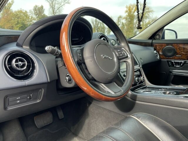 Ягуар XJL 2015 в Киеве на Automoto.ua Черный Ягуар XJL, объемом двигателя 3 л и пробегом 87 тыс. км за 28500 $, фото 13 на Automoto.ua