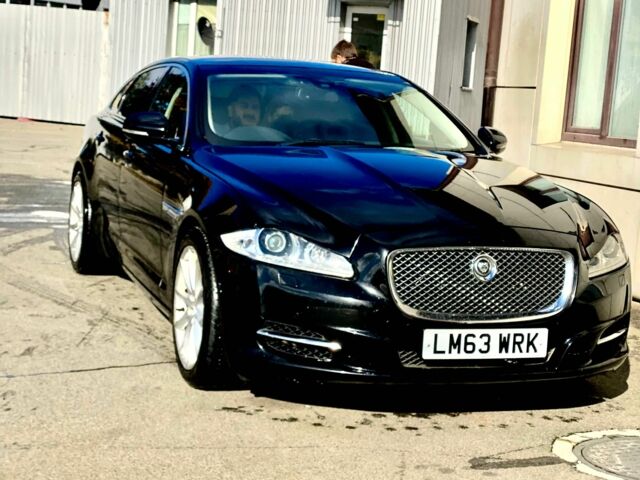 Черный Ягуар XJL, объемом двигателя 3 л и пробегом 2 тыс. км за 10500 $, фото 1 на Automoto.ua