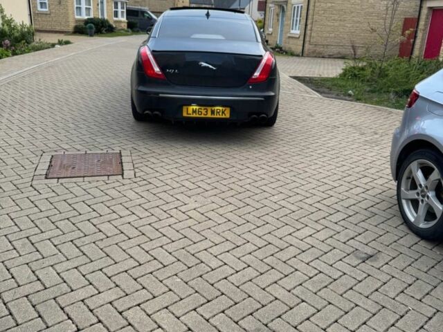 Черный Ягуар XJL, объемом двигателя 3 л и пробегом 2 тыс. км за 10500 $, фото 3 на Automoto.ua