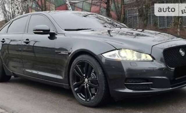 Сірий Ягуар XJL, об'ємом двигуна 3 л та пробігом 230 тис. км за 30000 $, фото 5 на Automoto.ua