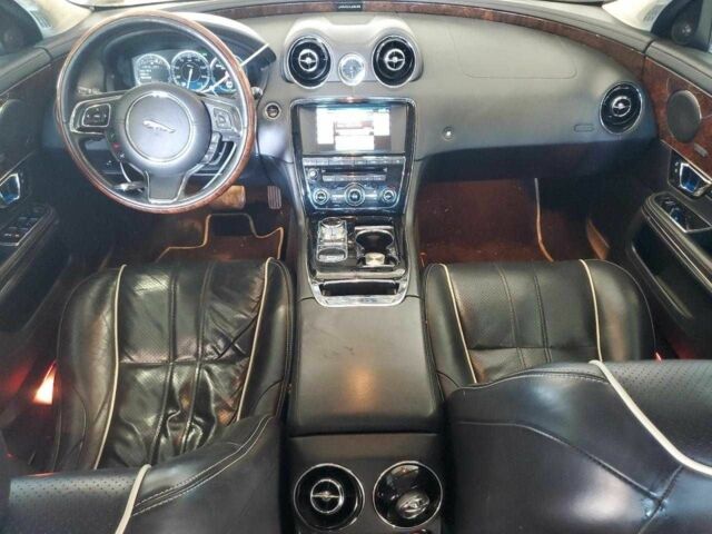 Серый Ягуар XJL, объемом двигателя 3 л и пробегом 194 тыс. км за 11600 $, фото 6 на Automoto.ua