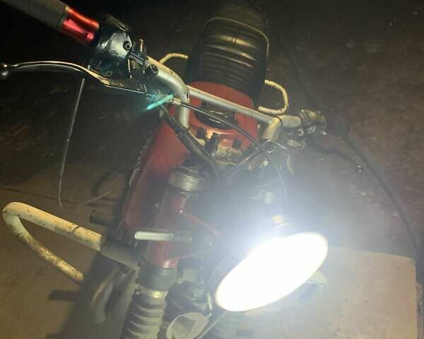 ЯВА 638 1974 в Николаеве на Automoto.ua Красный ЯВА 638, объемом двигателя 0.35 л и пробегом 222 тыс. км за 475 $, фото 4 на Automoto.ua