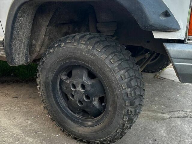 Белый Джип Чероки, объемом двигателя 4 л и пробегом 1000 тыс. км за 4500 $, фото 5 на Automoto.ua