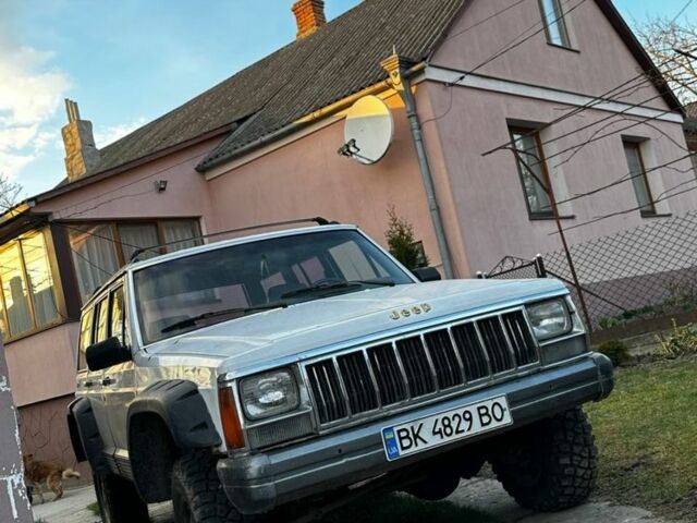 Белый Джип Чероки, объемом двигателя 4 л и пробегом 1000 тыс. км за 4500 $, фото 3 на Automoto.ua