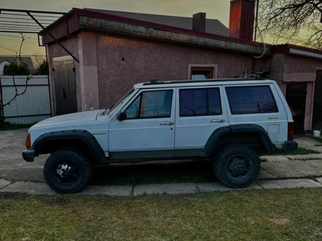 Белый Джип Чероки, объемом двигателя 4 л и пробегом 1000 тыс. км за 4500 $, фото 2 на Automoto.ua