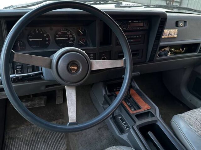 Белый Джип Чероки, объемом двигателя 4 л и пробегом 1000 тыс. км за 4500 $, фото 7 на Automoto.ua