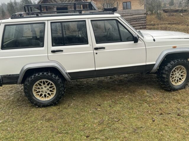 Белый Джип Чероки, объемом двигателя 2.5 л и пробегом 254 тыс. км за 4600 $, фото 2 на Automoto.ua