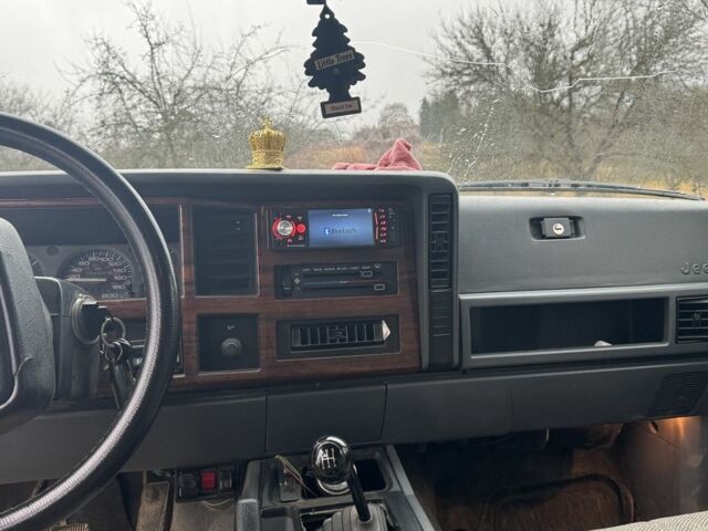 Белый Джип Чероки, объемом двигателя 2.5 л и пробегом 254 тыс. км за 4600 $, фото 5 на Automoto.ua