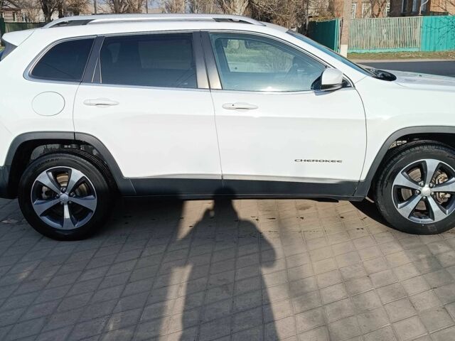 Білий Джип Cherokee, об'ємом двигуна 2 л та пробігом 108 тис. км за 26020 $, фото 5 на Automoto.ua