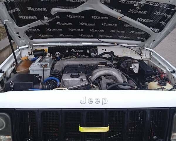 Білий Джип Cherokee, об'ємом двигуна 0 л та пробігом 300 тис. км за 4500 $, фото 4 на Automoto.ua