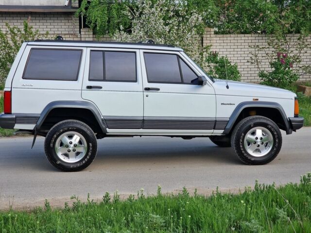 Білий Джип Cherokee, об'ємом двигуна 0 л та пробігом 223 тис. км за 8300 $, фото 1 на Automoto.ua