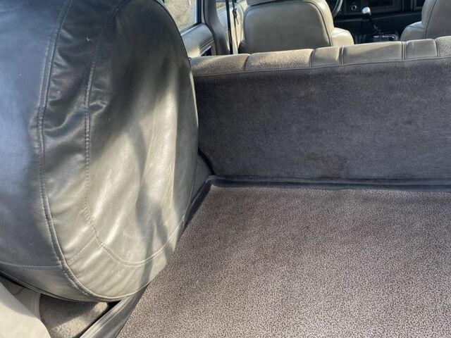 Белый Джип Чероки, объемом двигателя 2.1 л и пробегом 280 тыс. км за 6500 $, фото 4 на Automoto.ua