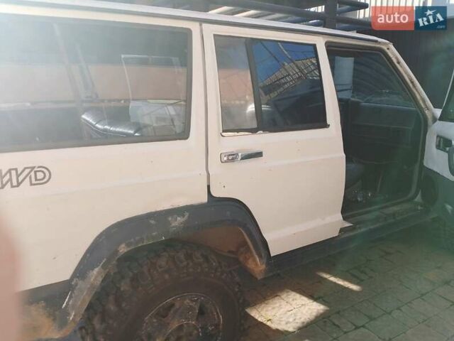 Белый Джип Чероки, объемом двигателя 0 л и пробегом 1 тыс. км за 4000 $, фото 2 на Automoto.ua