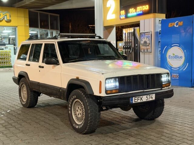 Білий Джип Cherokee, об'ємом двигуна 2.5 л та пробігом 343 тис. км за 2100 $, фото 2 на Automoto.ua