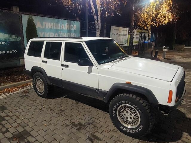 Білий Джип Cherokee, об'ємом двигуна 2.5 л та пробігом 250 тис. км за 2400 $, фото 2 на Automoto.ua