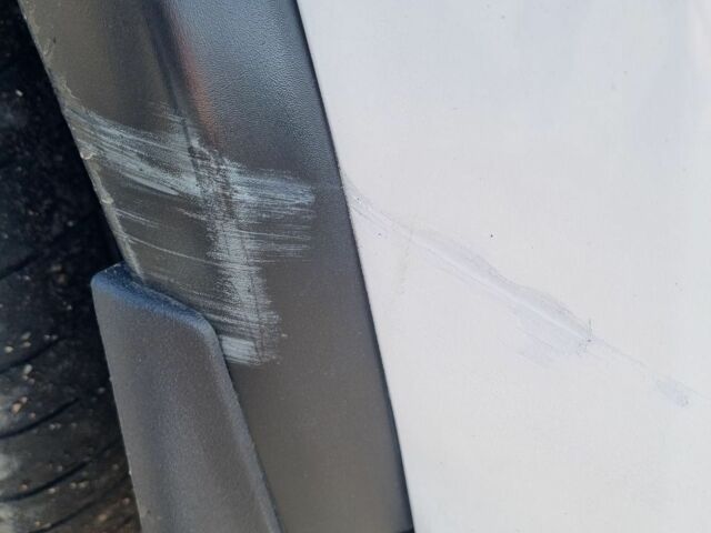 Белый Джип Чероки, объемом двигателя 3 л и пробегом 255 тыс. км за 16500 $, фото 7 на Automoto.ua