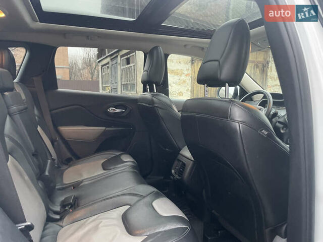 Белый Джип Чероки, объемом двигателя 2.4 л и пробегом 190 тыс. км за 12999 $, фото 49 на Automoto.ua