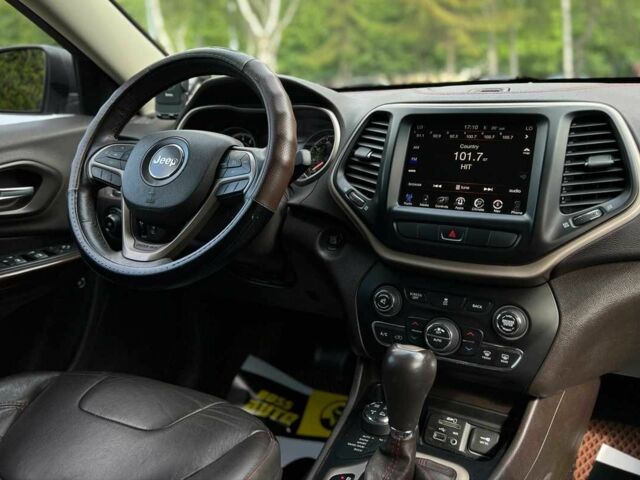 Білий Джип Cherokee, об'ємом двигуна 3.2 л та пробігом 273 тис. км за 11900 $, фото 13 на Automoto.ua