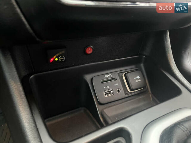 Белый Джип Чероки, объемом двигателя 2.4 л и пробегом 190 тыс. км за 12999 $, фото 43 на Automoto.ua