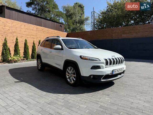 Білий Джип Cherokee, об'ємом двигуна 2.36 л та пробігом 185 тис. км за 12900 $, фото 3 на Automoto.ua