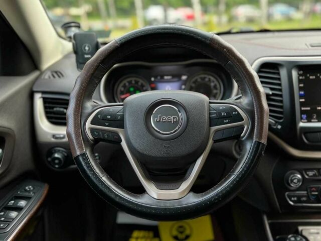 Білий Джип Cherokee, об'ємом двигуна 3.2 л та пробігом 273 тис. км за 11900 $, фото 14 на Automoto.ua