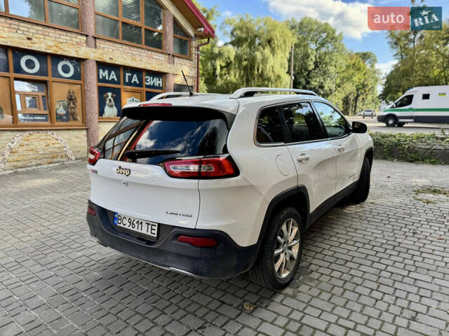 Білий Джип Cherokee, об'ємом двигуна 2.36 л та пробігом 220 тис. км за 12000 $, фото 5 на Automoto.ua