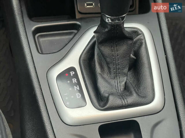 Белый Джип Чероки, объемом двигателя 2.4 л и пробегом 190 тыс. км за 12999 $, фото 41 на Automoto.ua