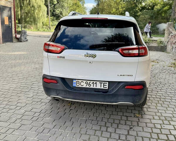 Білий Джип Cherokee, об'ємом двигуна 2.36 л та пробігом 220 тис. км за 12000 $, фото 8 на Automoto.ua