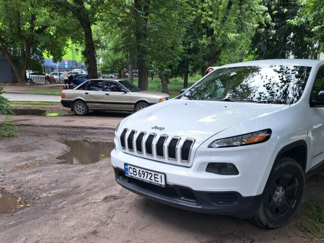 Белый Джип Чероки, объемом двигателя 2.4 л и пробегом 90 тыс. км за 13500 $, фото 2 на Automoto.ua