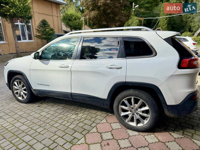 Білий Джип Cherokee, об'ємом двигуна 2.36 л та пробігом 220 тис. км за 12000 $, фото 3 на Automoto.ua