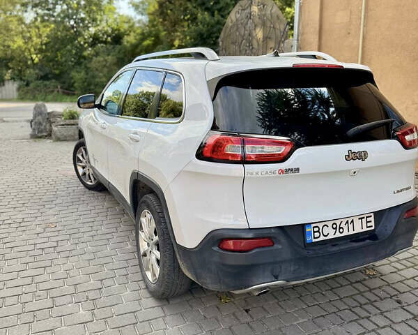 Білий Джип Cherokee, об'ємом двигуна 2.36 л та пробігом 220 тис. км за 12000 $, фото 6 на Automoto.ua