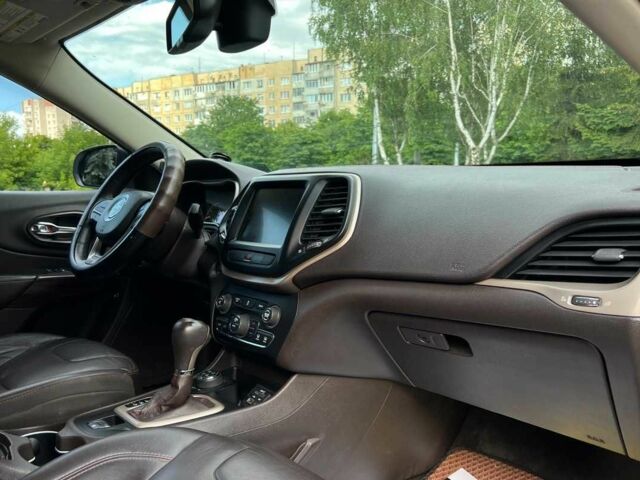 Білий Джип Cherokee, об'ємом двигуна 3.2 л та пробігом 273 тис. км за 11900 $, фото 9 на Automoto.ua