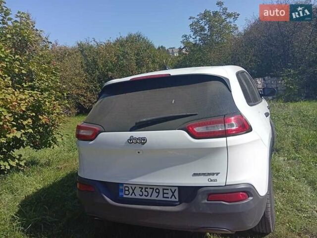 Білий Джип Cherokee, об'ємом двигуна 2.36 л та пробігом 190 тис. км за 12800 $, фото 2 на Automoto.ua