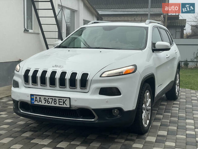 Белый Джип Чероки, объемом двигателя 2.4 л и пробегом 190 тыс. км за 12999 $, фото 1 на Automoto.ua