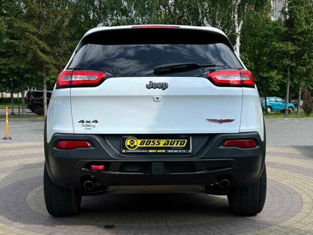 Білий Джип Cherokee, об'ємом двигуна 3.2 л та пробігом 273 тис. км за 11900 $, фото 5 на Automoto.ua
