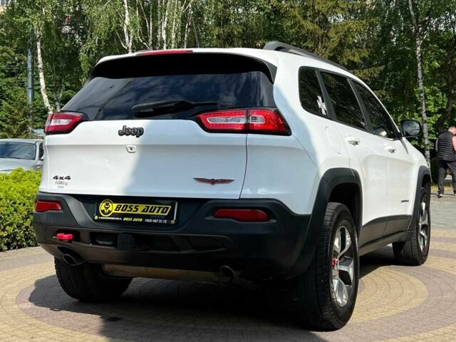 Білий Джип Cherokee, об'ємом двигуна 3.2 л та пробігом 273 тис. км за 11900 $, фото 6 на Automoto.ua