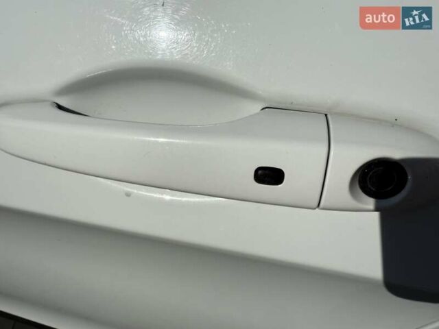 Білий Джип Cherokee, об'ємом двигуна 2.36 л та пробігом 185 тис. км за 12900 $, фото 9 на Automoto.ua