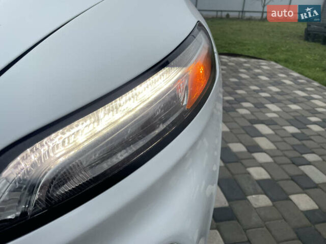 Белый Джип Чероки, объемом двигателя 2.4 л и пробегом 190 тыс. км за 12999 $, фото 19 на Automoto.ua