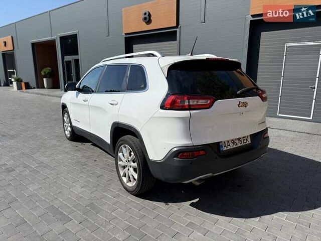 Білий Джип Cherokee, об'ємом двигуна 2.36 л та пробігом 185 тис. км за 12900 $, фото 7 на Automoto.ua