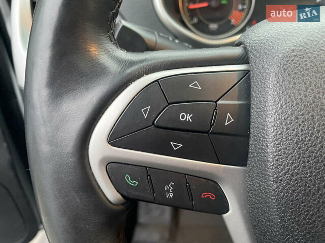 Белый Джип Чероки, объемом двигателя 2.4 л и пробегом 190 тыс. км за 12999 $, фото 53 на Automoto.ua