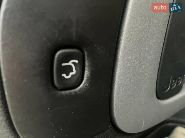 Белый Джип Чероки, объемом двигателя 2.4 л и пробегом 190 тыс. км за 12999 $, фото 60 на Automoto.ua